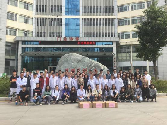 年復一年的愛，照進了他們心中最珍貴的角落